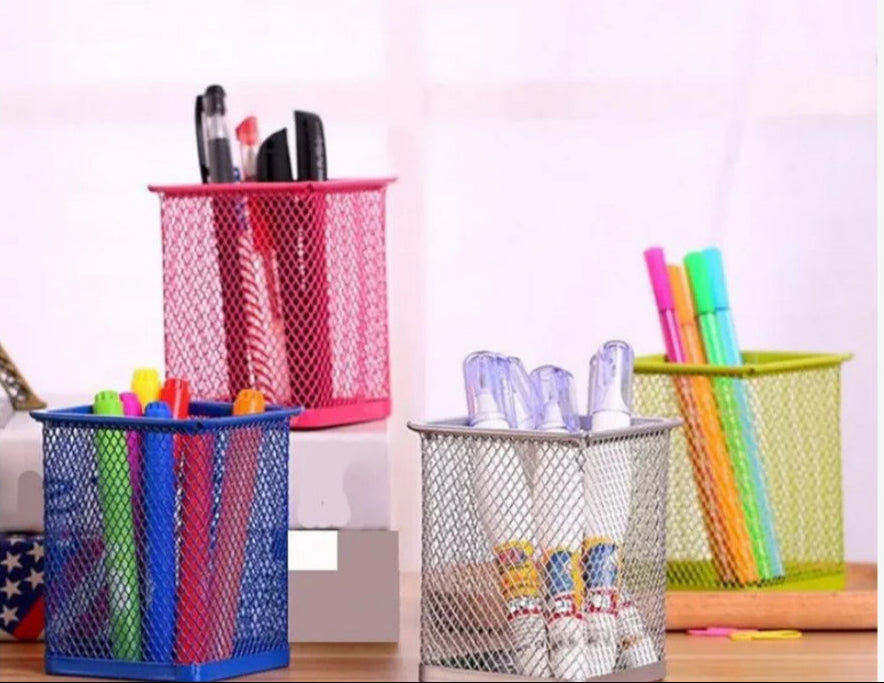 PLASTIC STATIONERY HOLDER